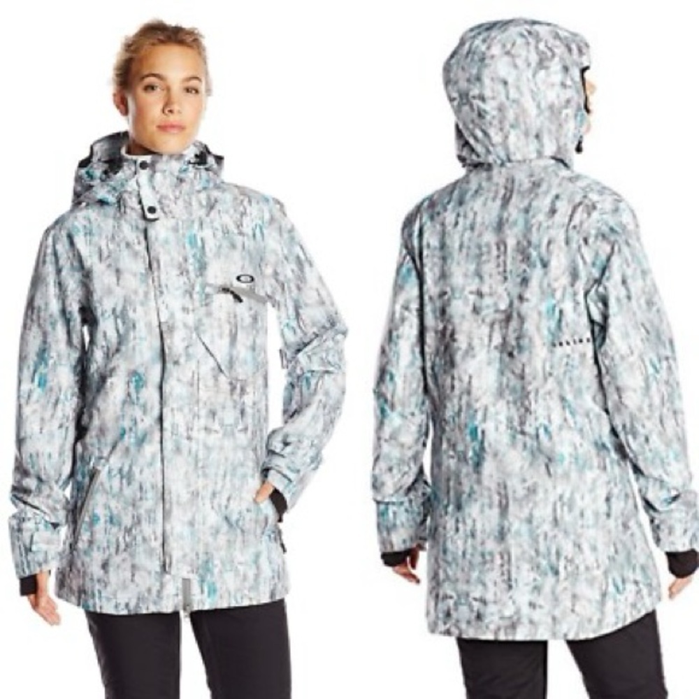 Oakley Zulu Camouflage snowboard jacket. Womens